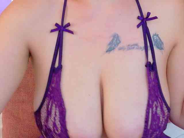 Brianna-Joy webcam