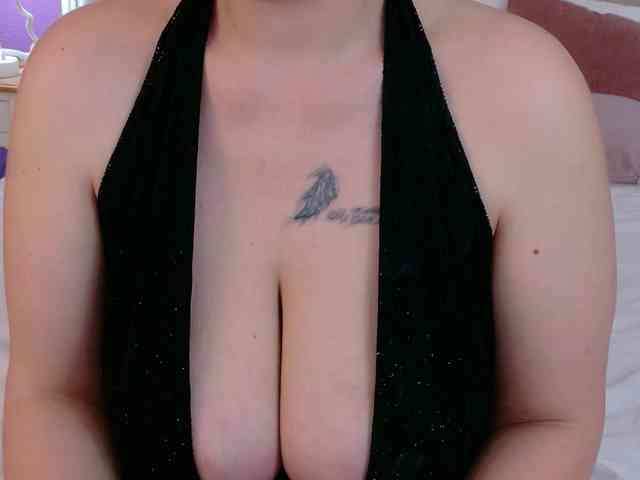 Brianna-Joy webcam