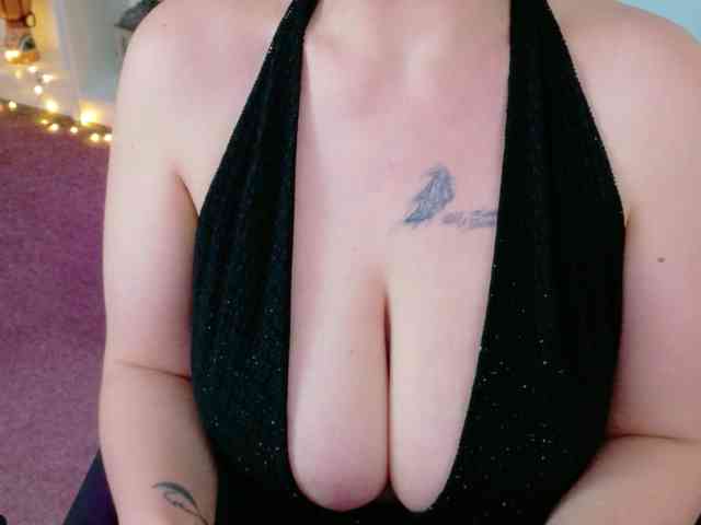 Brianna-Joy webcam