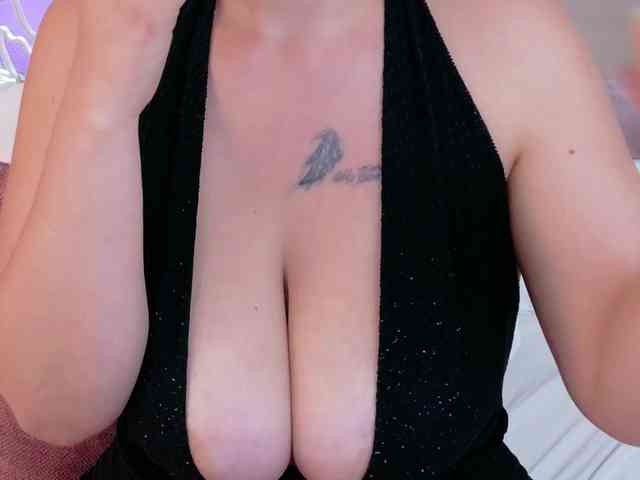 Brianna-Joy webcam