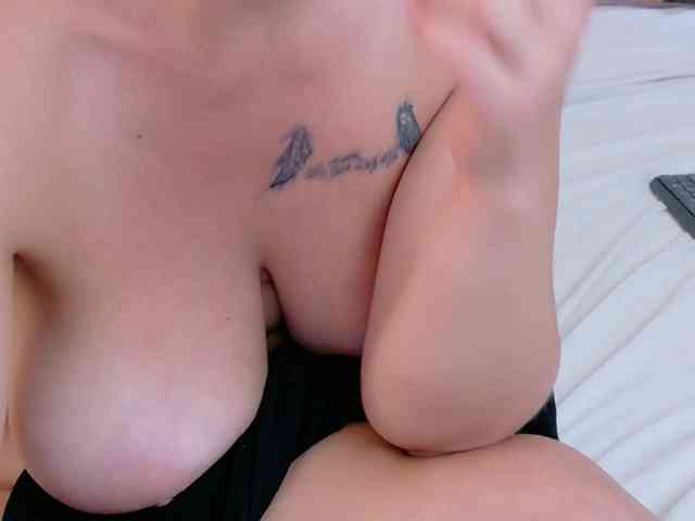 Brianna-Joy webcam