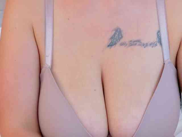 Brianna-Joy webcam