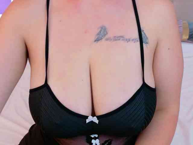 Brianna-Joy webcam