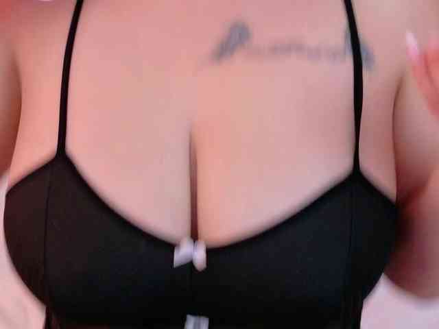 Brianna-Joy webcam