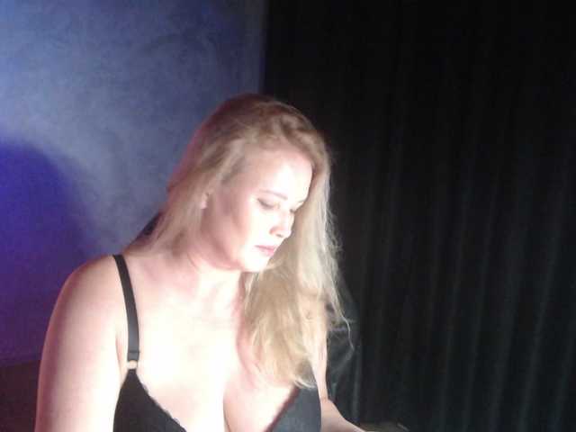 mmmmIrynammm live cam on BongaCams