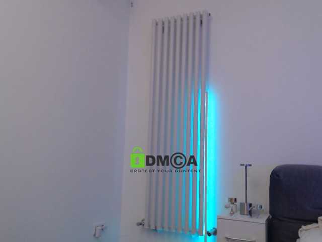MaxineDi live cam