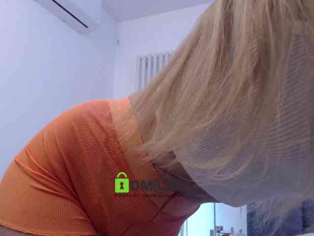 MaxineDi webcam