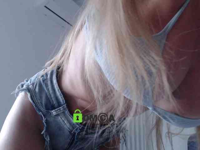 MaxineDi webcam