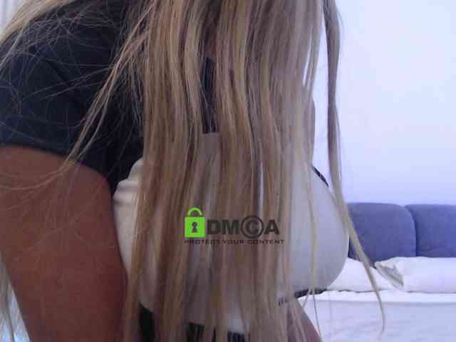 MaxineDi webcam