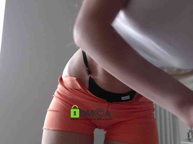 MaxineDi webcam