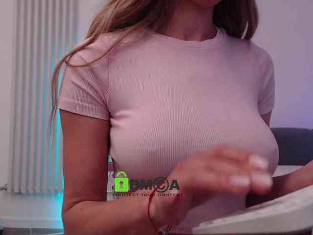 MaxineDiaz Live Webcam on BongaCams