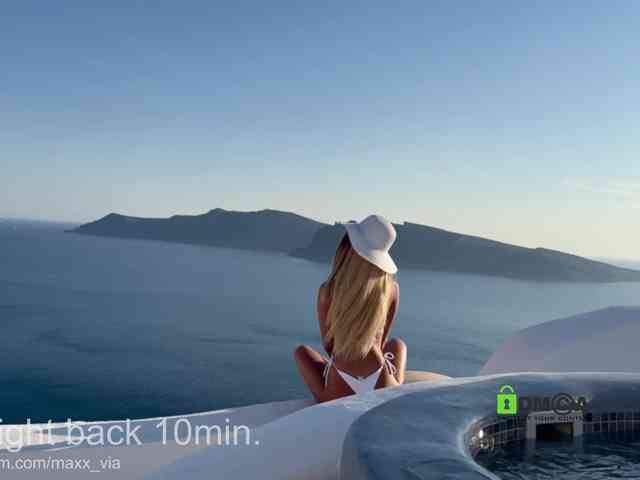 MaxineDi webcam