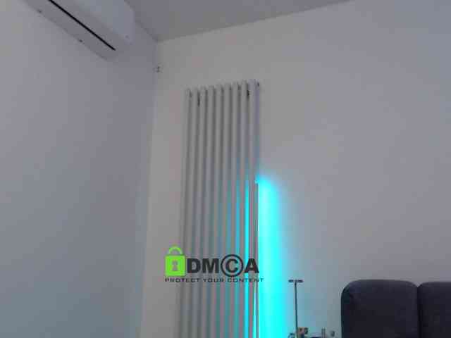 MaxineDi webcam