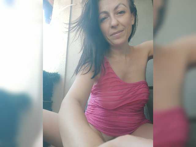Lovehornyman live webcam show