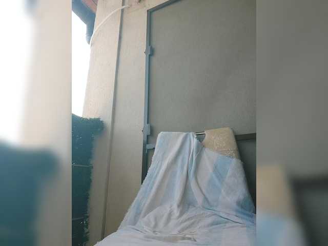 Lovehornyman live cam preview
