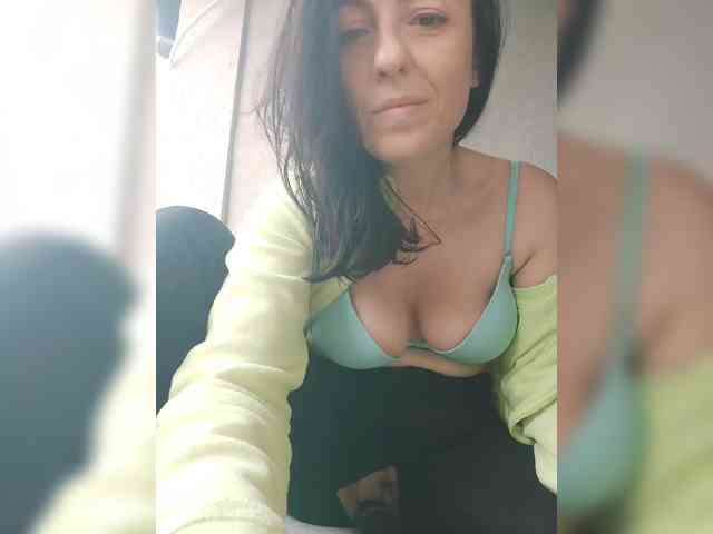 Lovehornyman webcam