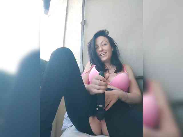 Lovehornyman webcam
