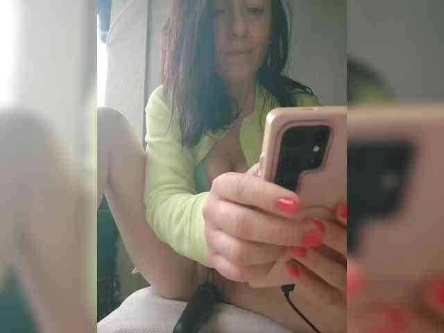 Lovehornyman webcam