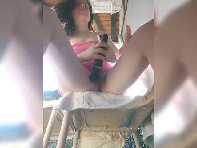 Lovehornyman webcam