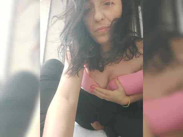 Lovehornyman webcam