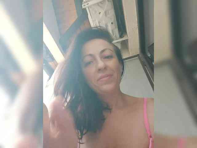 Lovehornyman webcam