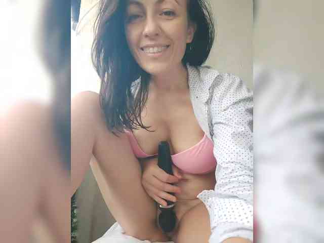 Lovehornyman webcam