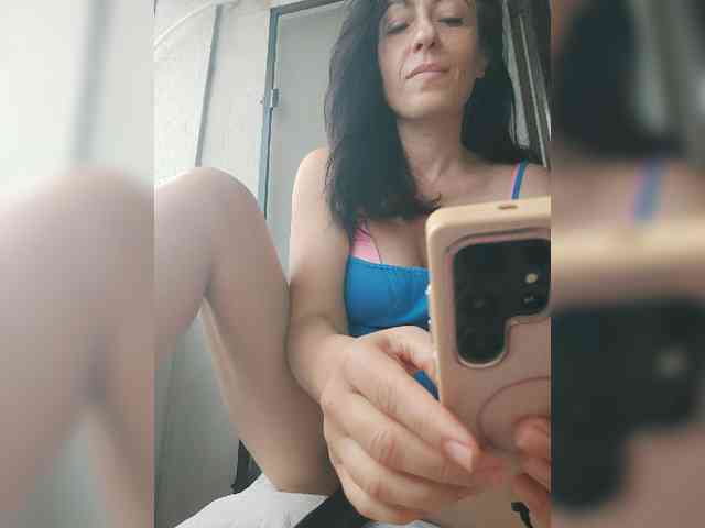 Lovehornyman webcam