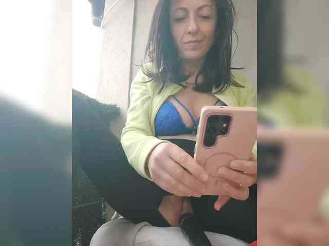 Lovehornyman webcam