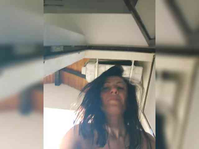 Lovehornyman webcam