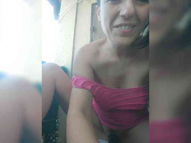 Lovehornyman webcam