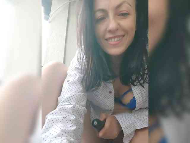 Lovehornyman webcam