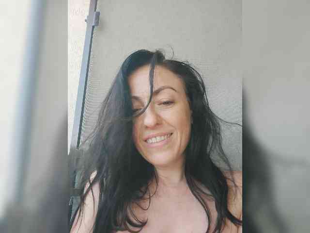 Lovehornyman webcam