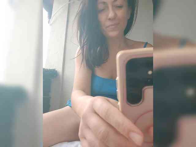 Lovehornyman webcam