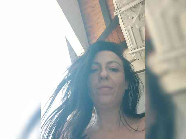 Lovehornyman webcam