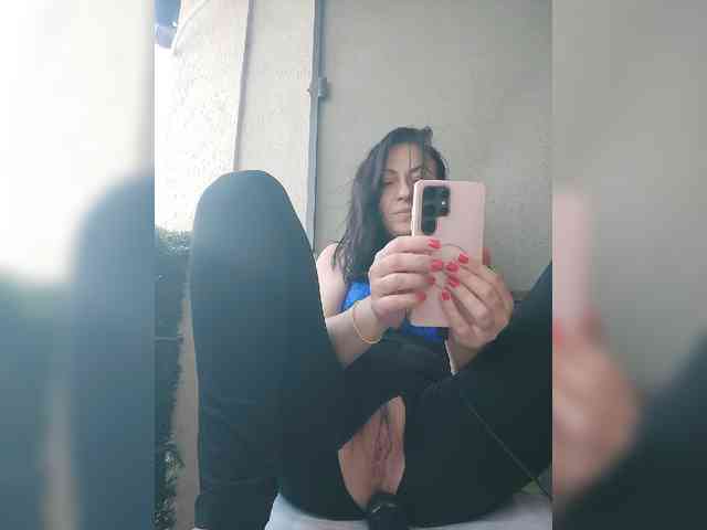Lovehornyman webcam