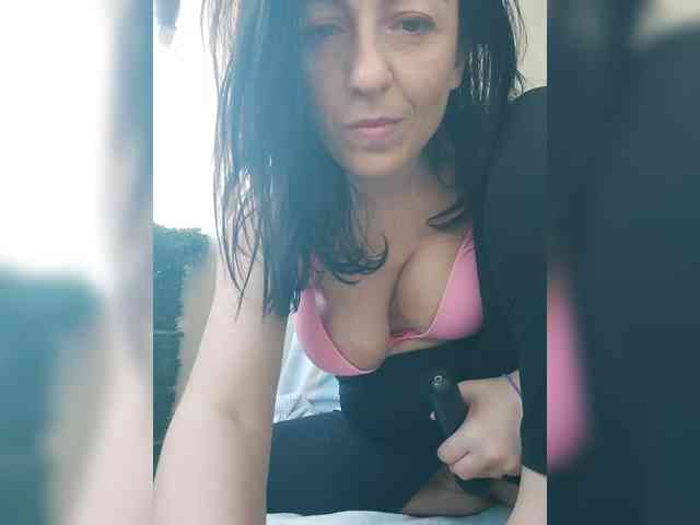 Lovehornyman webcam