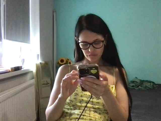 MilaBi-192569 webcam