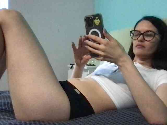 MilaBi-192569 webcam