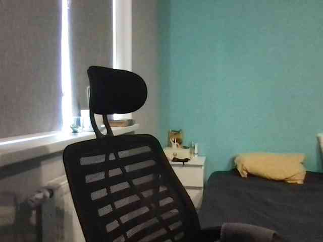 MilaBi-192569 webcam