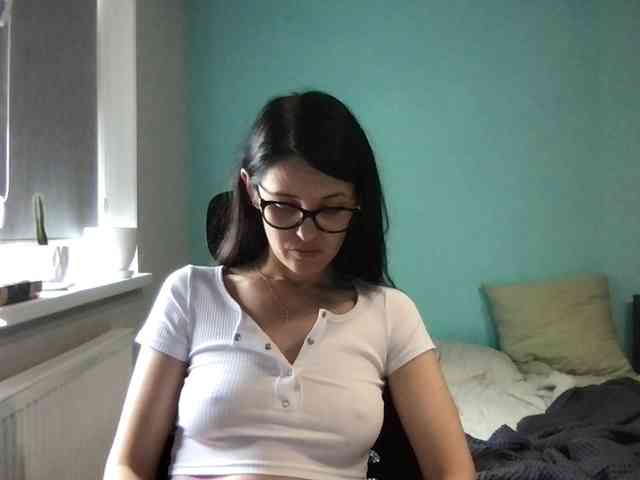 MilaBi-192569 webcam
