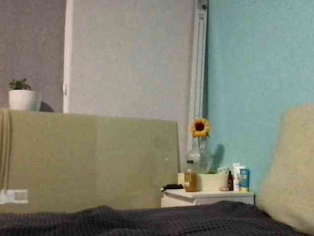 MilaBi-192569 webcam