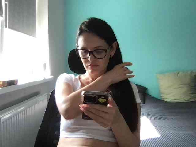 MilaBi-192569 webcam