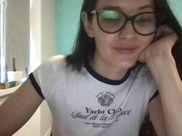 MilaBi-192569 webcam