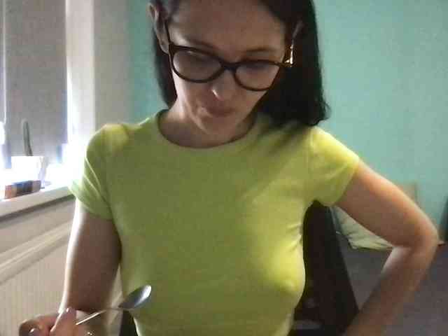 MilaBi-192569 webcam