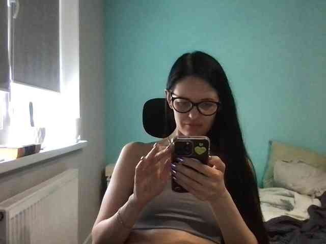 MilaBi-192569 webcam