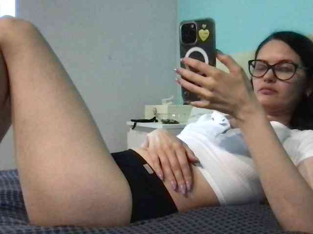 MilaBi-192569 webcam