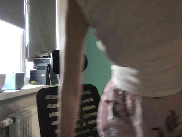 MilaBi-192569 webcam