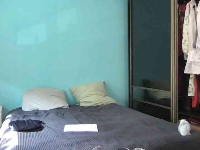 MilaBi-192569 webcam
