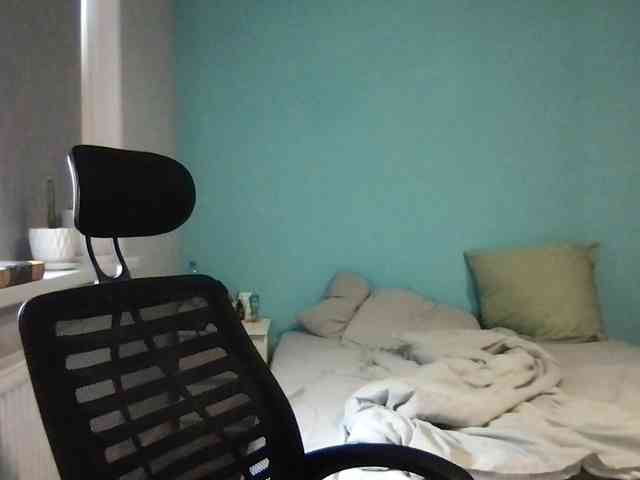 MilaBi-192569 webcam