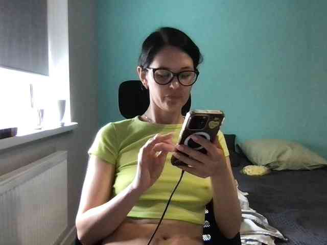 MilaBi-192569 webcam
